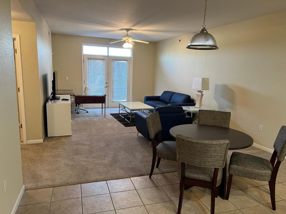 טופיקה Washburn Hotel Suites מראה חיצוני תמונה